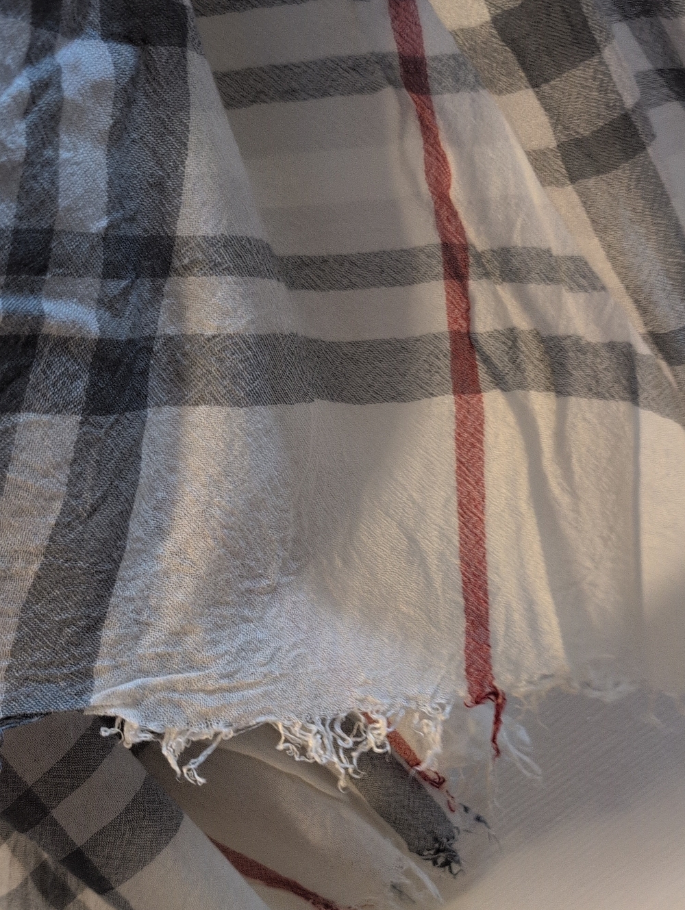 Light Patterned Scarf - Picture 3 of 5